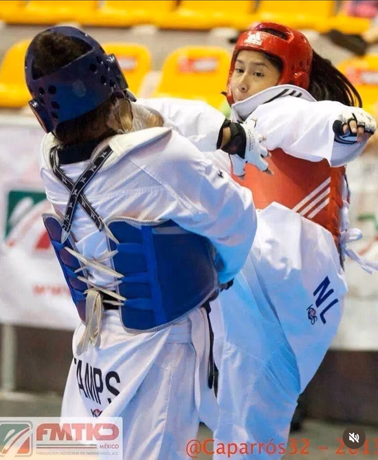 Combate Kyorugi en competencia de Taekwondo Monterrey