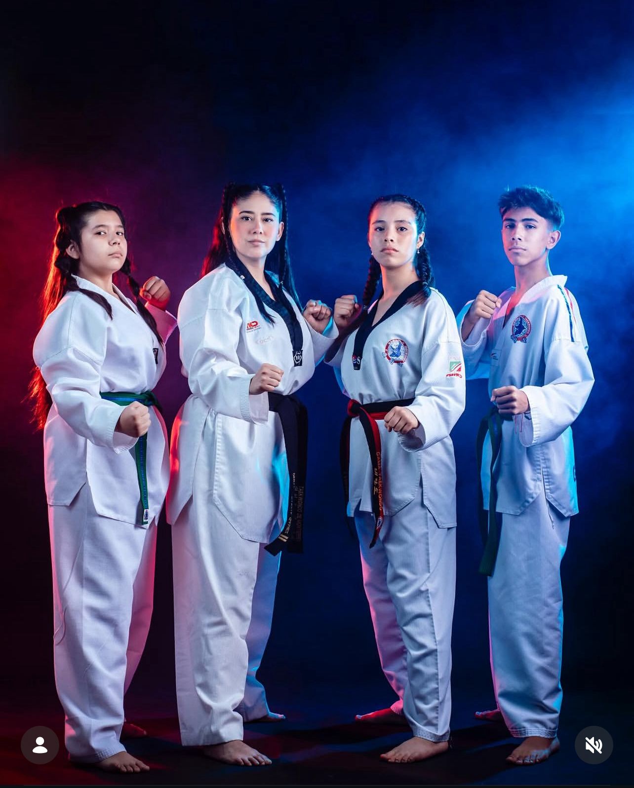 Alumnos jóvenes en clases de Taekwondo Monterrey Cumbres